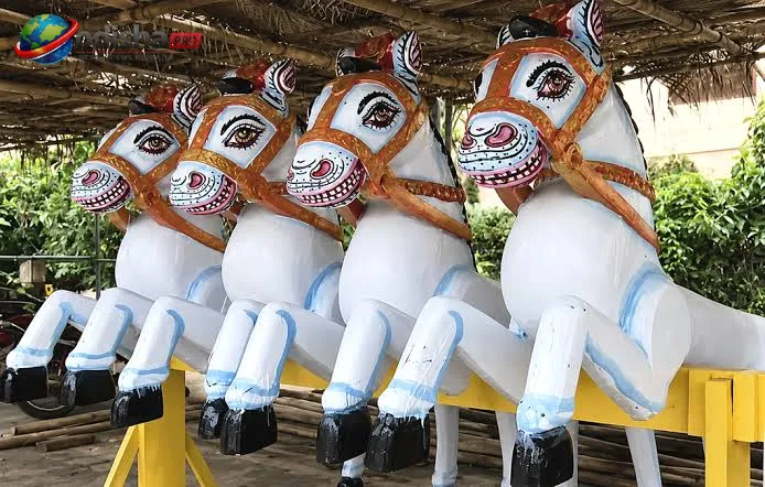 ରଥଯାତ୍ରା ୨୦୨୬କୁ ଆଉ ମାତ୍ର ୨ ଦିନ: ପ୍ରସ୍ତୁତ ତିନି ରଥ ଓ ୧୨ କାଠ ଘୋଡ଼ା, ସଜେଇ ହେଉଛି ଶ୍ରୀକ୍ଷେତ୍ର