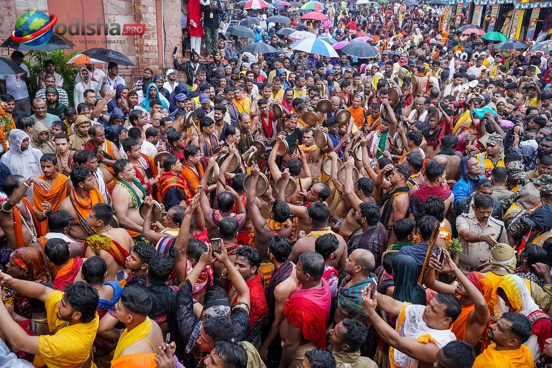 ପୁରୀ ରଥଯାତ୍ରାରେ ଅଘଟଣ: ଠେଲାପେଲାରେ ଜଣେ ଶ୍ରଦ୍ଧାଳୁଙ୍କ ମୃତ୍ୟୁ, ଜଣେ ଗୁରୁତର