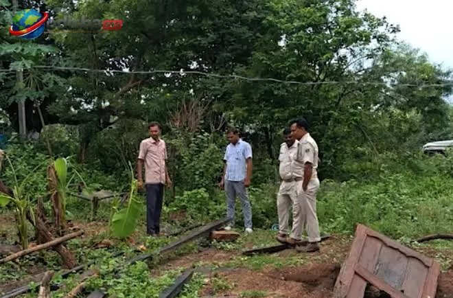 ଲୋୟର ସୁକତେଲ ପ୍ରକଳ୍ପ ପାଇଁ ଉଚ୍ଛେଦ ଅଭିଯାନକୁ ନେଇ ବଲାଙ୍ଗିରରେ ଉତ୍ତେଜନା, ପ୍ରଶାସନ-ଗ୍ରାମବାସୀ ମୁହାଁମୁହିଁ