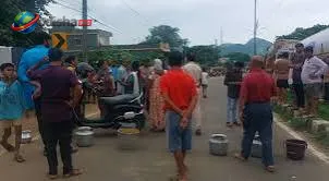 ପାନୀୟ ଜଳ ସଙ୍କଟକୁ ନେଇ ରାୟଗଡ଼ାରେ ରାସ୍ତାରୋକ, ଶତାଧିକ ଗାଡ଼ି ଅଟକିଲା