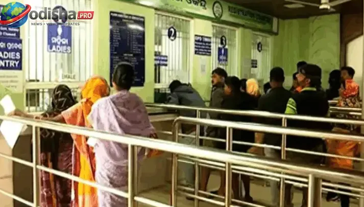 ଦ୍ୱିତୀୟ ଦିନରେ ଡାକ୍ତରଙ୍କ ଆନ୍ଦୋଳନ, ଓଡ଼ିଶାରେ ସ୍ୱାସ୍ଥ୍ୟସେବା ବ୍ୟାହତ; ହଇରାଣ ହେଲେ ରୋଗୀ