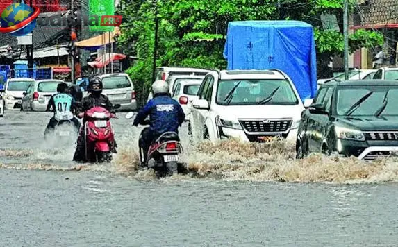 ପ୍ରବଳ ବର୍ଷାରେ ଅସ୍ତବ୍ୟସ୍ତ ରାଜଧାନୀ ଭୁବନେଶ୍ୱର; ବିଭିନ୍ନ ସ୍ଥାନରେ ଜଳବନ୍ଦୀ, ଯାତାୟାତ ପ୍ରଭାବିତ