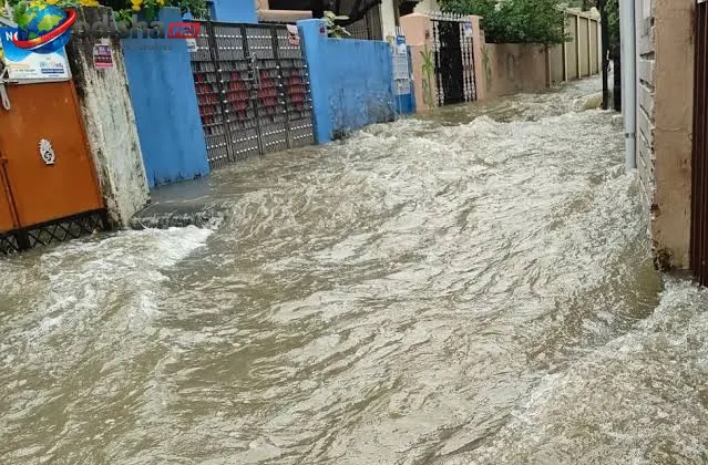 ସମ୍ବଲପୁରରେ ଲଗାଣ ବର୍ଷାର ତାଣ୍ଡବ; ଜଳମଗ୍ନ ଅନେକ ଅଞ୍ଚଳ, ଜନଜୀବନ ଅସ୍ତବ୍ୟସ୍ତ
