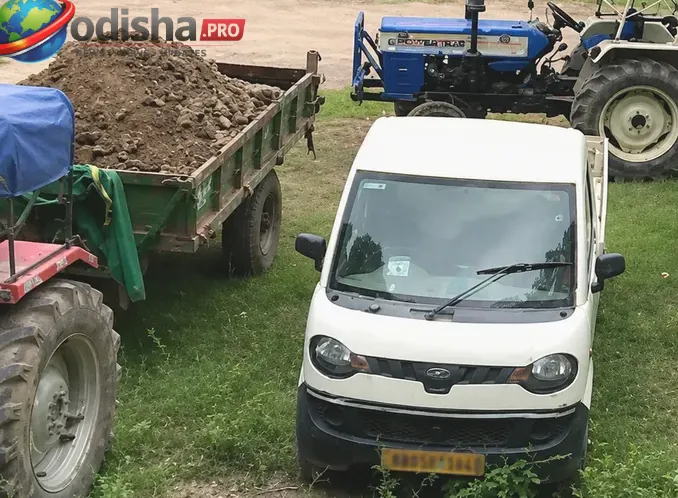 ଫିଟନେସ୍‌, ବୀମା ଓ ପରମିଟ୍‌ ନଥିଲେ କଡ଼ା କାର୍ଯ୍ୟାନୁଷ୍ଠାନ; କଟକରେ ୫୬ଟି ଗାଡ଼ି ଜବତ