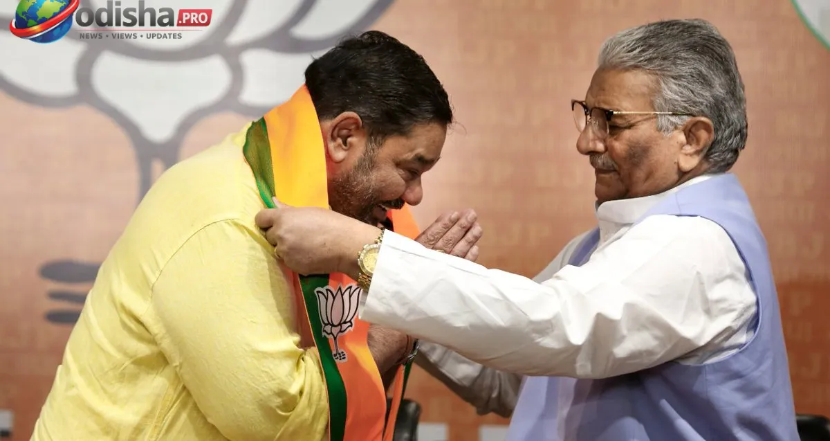 Former BJD leader Rudra Narayan Samantaray joins BJP along with supporters at the party headquarters in Bhubaneswar.