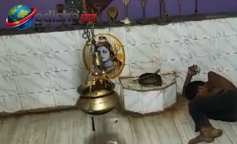 A man found trapped inside a Shiva temple in Dhenkanal after allegedly entering the shrine during the night in an attempted theft.